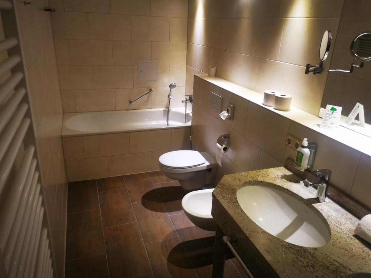 Hotel Hanseatischer Hof Любек Экстерьер фото
