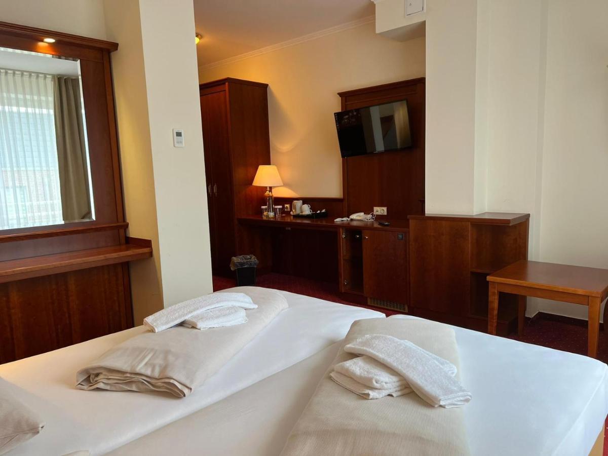 Hotel Hanseatischer Hof Любек Экстерьер фото