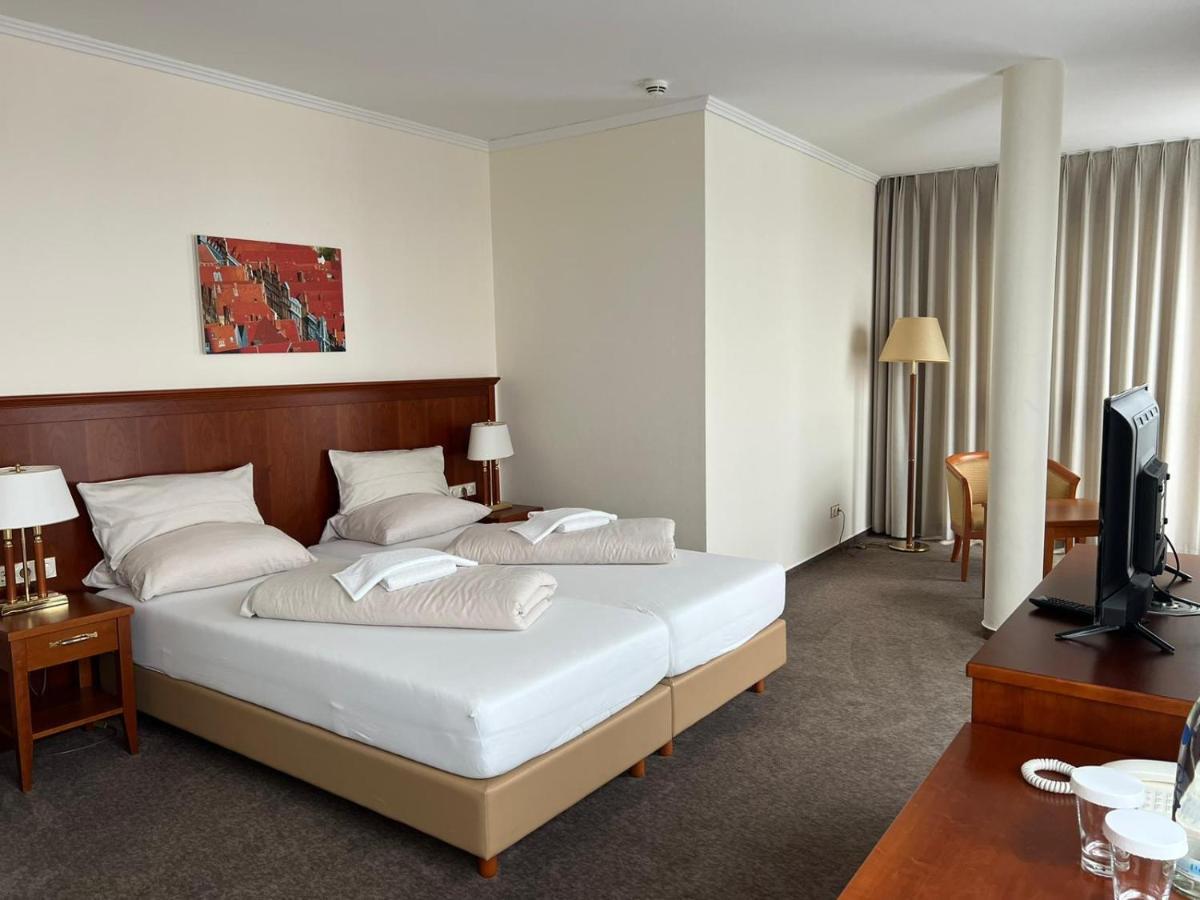 Hotel Hanseatischer Hof Любек Экстерьер фото